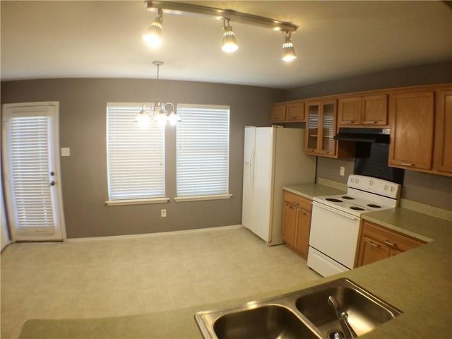 2301 Kingsway Drive, Arlington, TX 76012