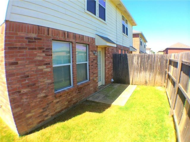 2301 Kingsway Drive, Arlington, TX 76012