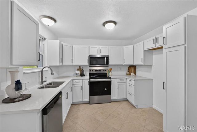 117 Las Olas Drive, Belleville, IL 62221