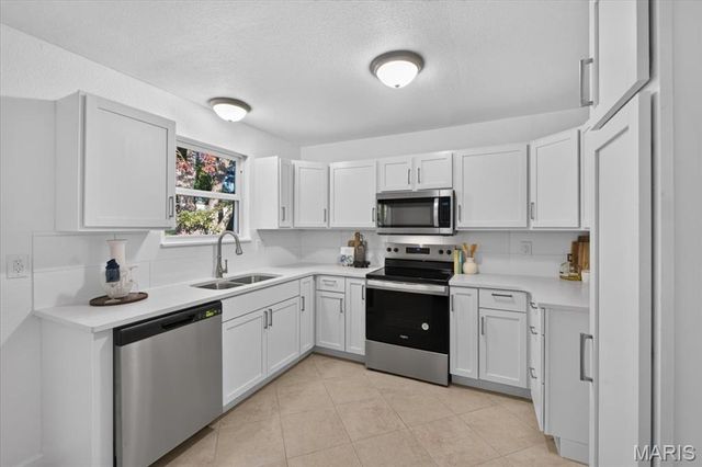 117 Las Olas Drive, Belleville, IL 62221
