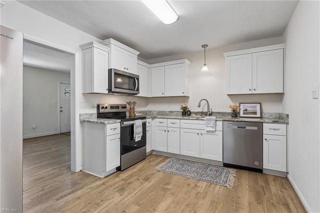 512 Dunning ST, Williamsburg, VA 23185
