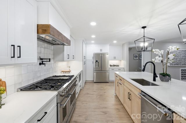 3800 Lovett Circle, Charlotte, NC 28210