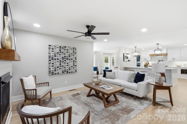 3800 Lovett Circle, Charlotte, NC 28210