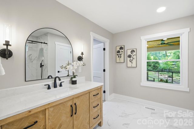 3800 Lovett Circle, Charlotte, NC 28210