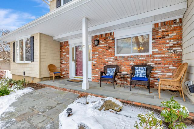 25 Sheryl Crescent, Smithtown, NY 11787