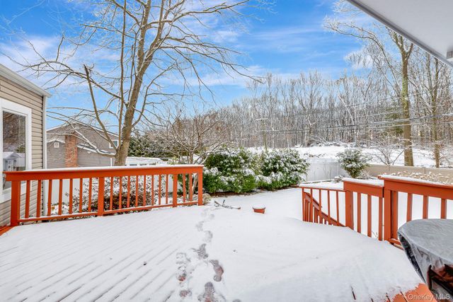 25 Sheryl Crescent, Smithtown, NY 11787