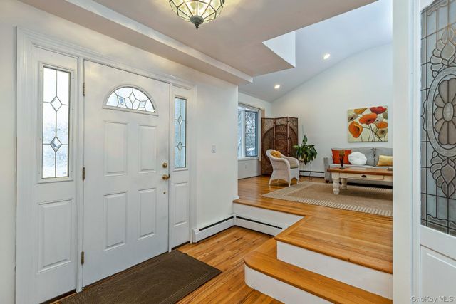 25 Sheryl Crescent, Smithtown, NY 11787