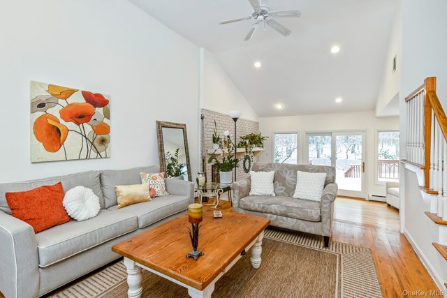 25 Sheryl Crescent, Smithtown, NY 11787