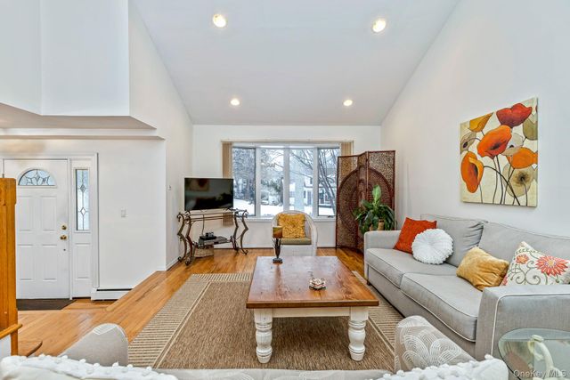 25 Sheryl Crescent, Smithtown, NY 11787