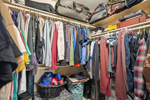 9145 N 68th Avenue, Peoria, AZ 85345