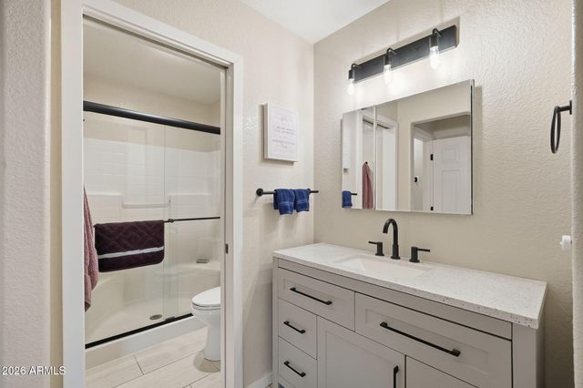 9145 N 68th Avenue, Peoria, AZ 85345