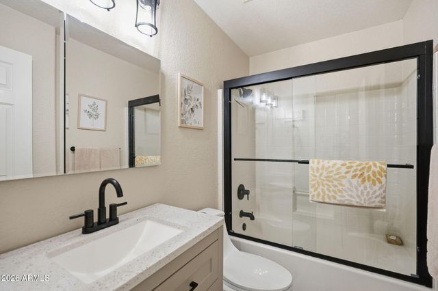 9145 N 68th Avenue, Peoria, AZ 85345