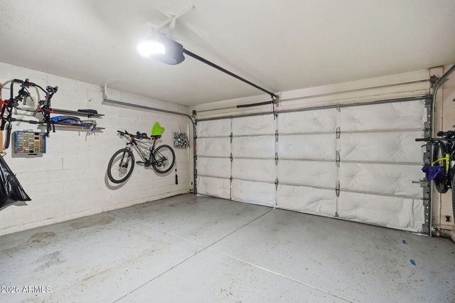 9145 N 68th Avenue, Peoria, AZ 85345