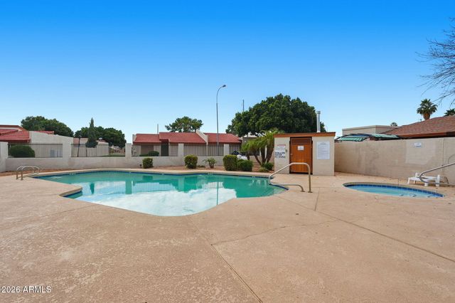 9145 N 68th Avenue, Peoria, AZ 85345