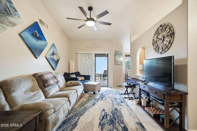 9145 N 68th Avenue, Peoria, AZ 85345