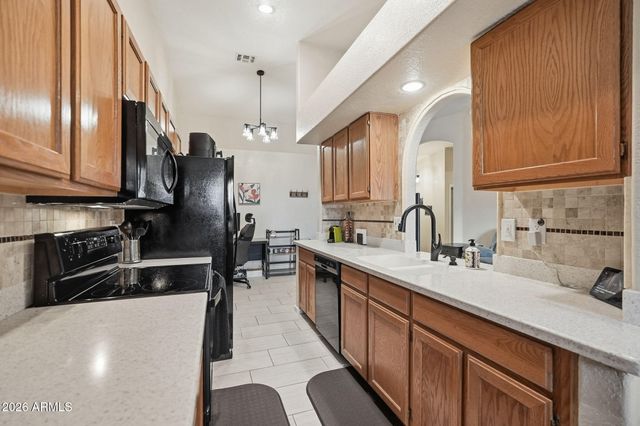 9145 N 68th Avenue, Peoria, AZ 85345