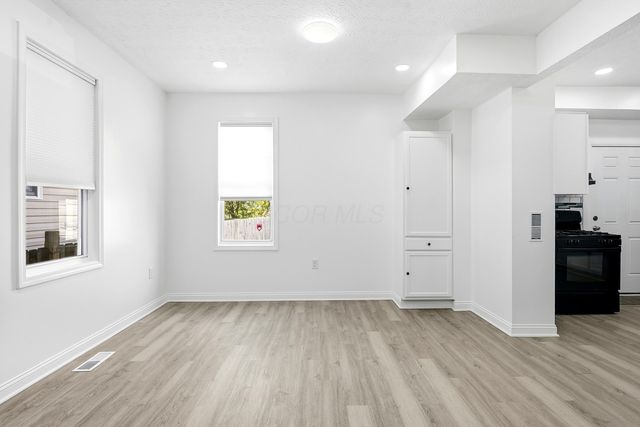 27 S Oakley Avenue, Columbus, OH 43204