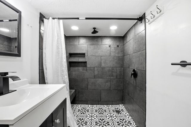 27 S Oakley Avenue, Columbus, OH 43204