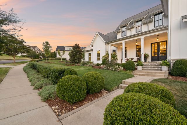 7384 Harlow Dr, College Grove, TN 37046