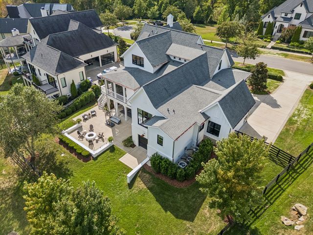 7384 Harlow Dr, College Grove, TN 37046