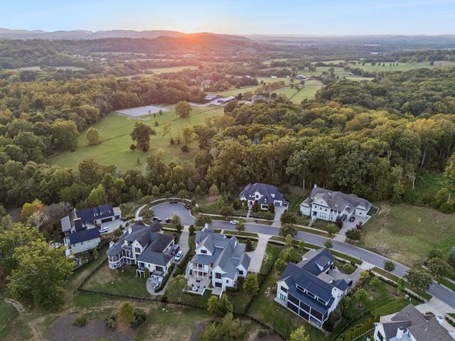 7384 Harlow Dr, College Grove, TN 37046