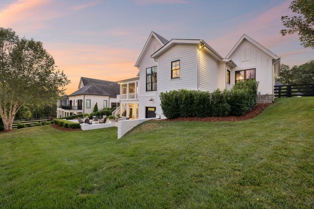7384 Harlow Dr, College Grove, TN 37046