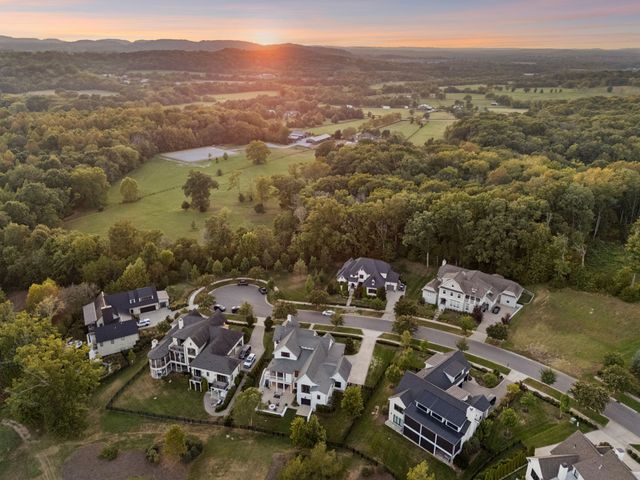 7384 Harlow Dr, College Grove, TN 37046