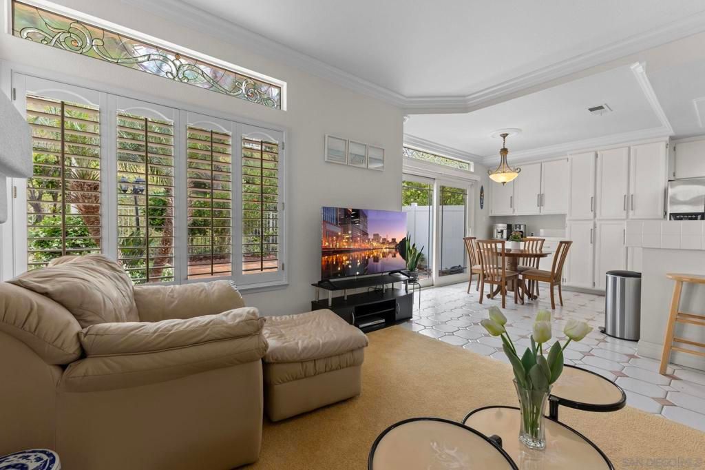 Image 11 of property listing at 5376 Camino Playa Malaga, San Diego, CA 92124