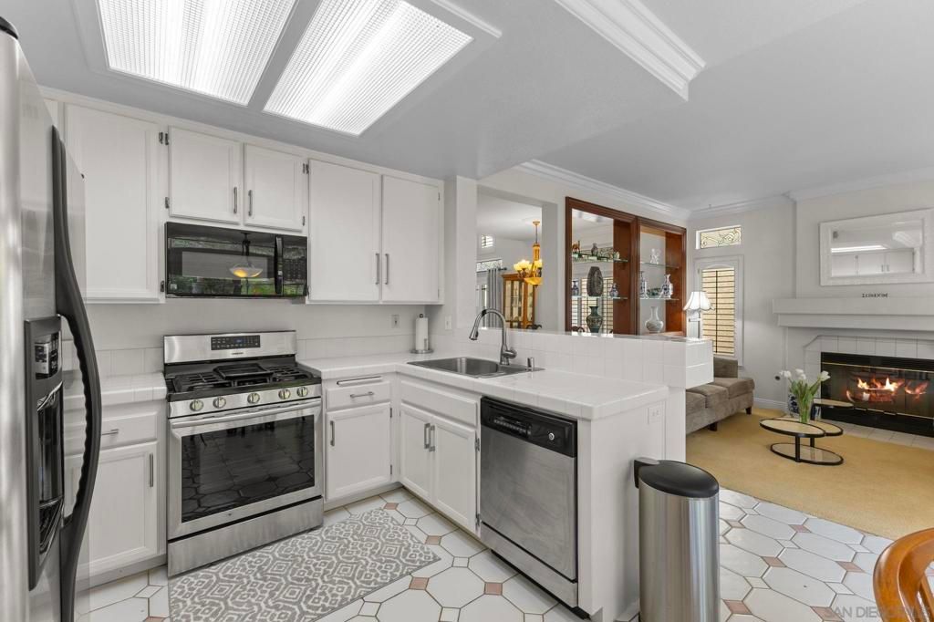 Image 15 of property listing at 5376 Camino Playa Malaga, San Diego, CA 92124