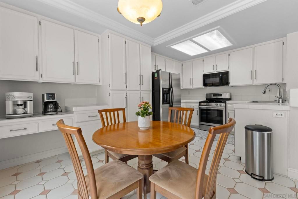 Image 16 of property listing at 5376 Camino Playa Malaga, San Diego, CA 92124