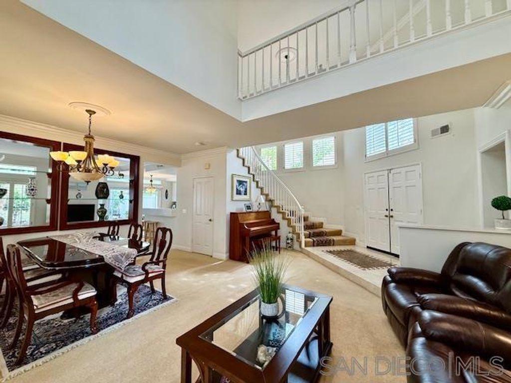 Image 2 of property listing at 5376 Camino Playa Malaga, San Diego, CA 92124