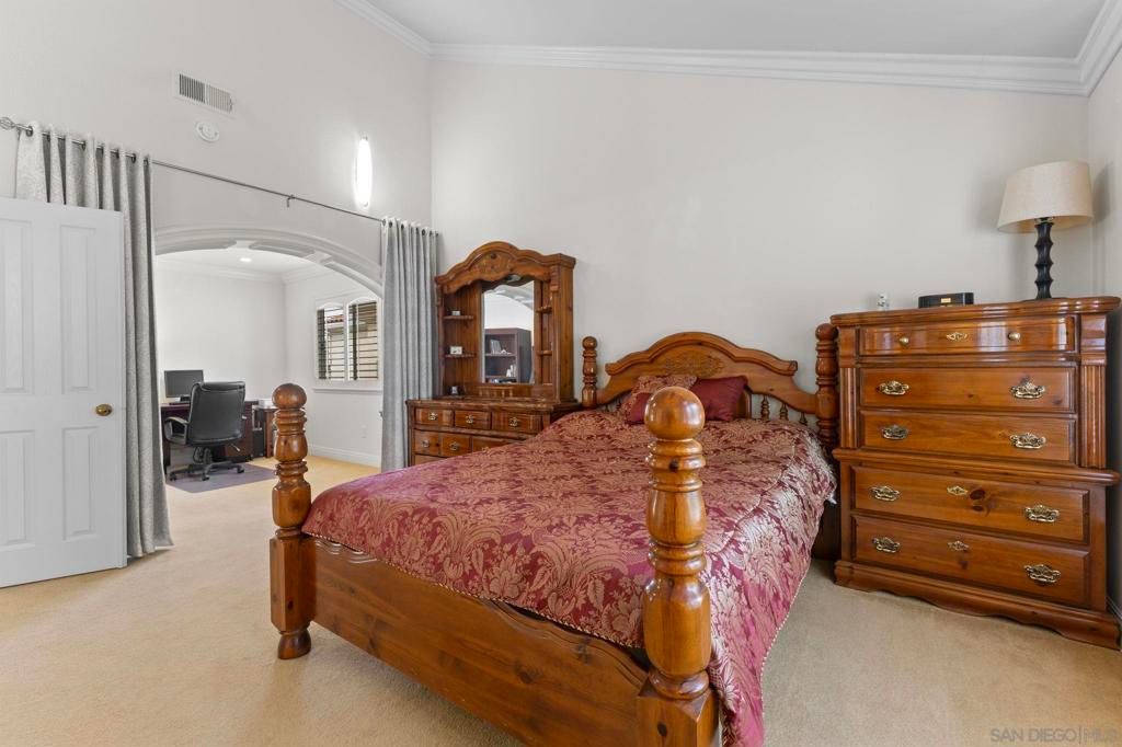 Image 23 of property listing at 5376 Camino Playa Malaga, San Diego, CA 92124