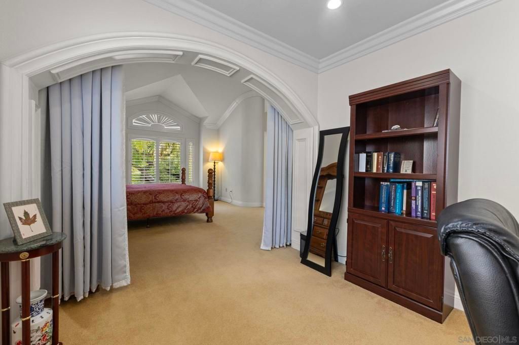 Image 25 of property listing at 5376 Camino Playa Malaga, San Diego, CA 92124