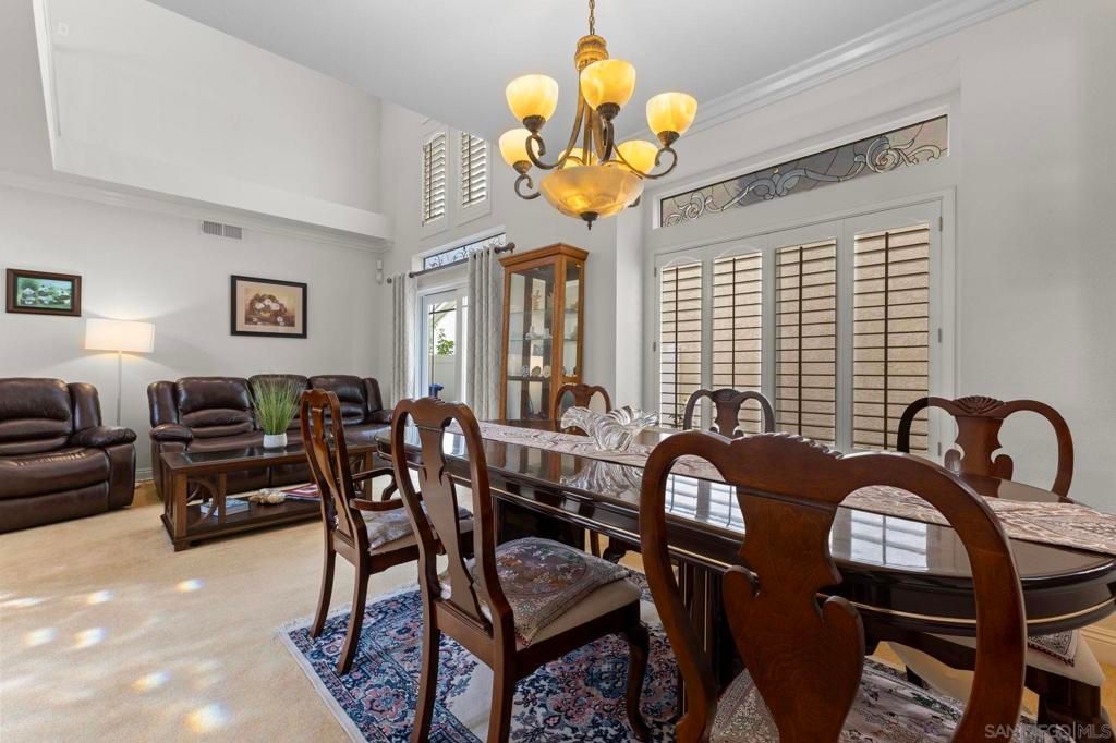 Image 6 of property listing at 5376 Camino Playa Malaga, San Diego, CA 92124