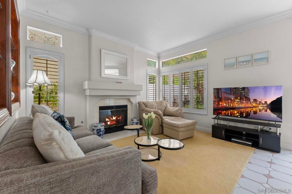 Image 9 of property listing at 5376 Camino Playa Malaga, San Diego, CA 92124