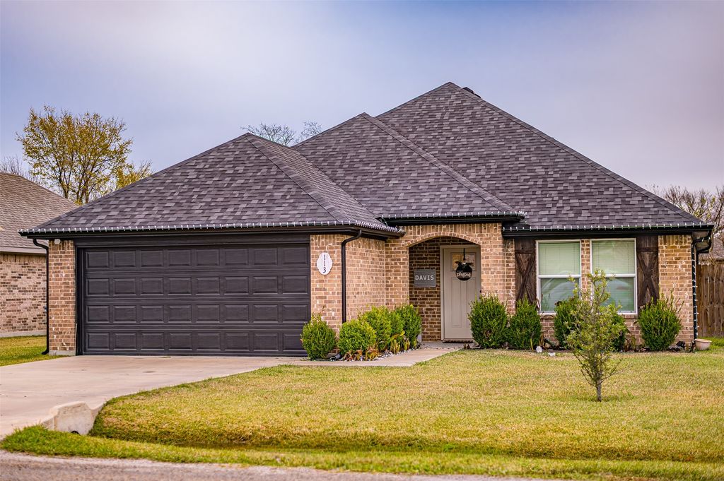 113 Halifax Circle, Palmer, TX 75152