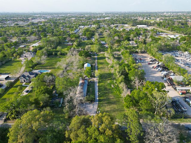 729 Crenshaw Road, Houston, TX 77504