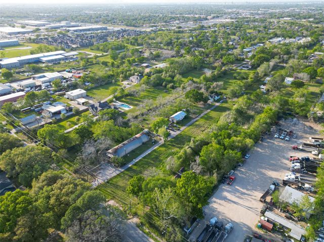 729 Crenshaw Road, Houston, TX 77504