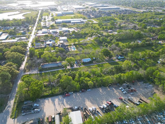 729 Crenshaw Road, Houston, TX 77504