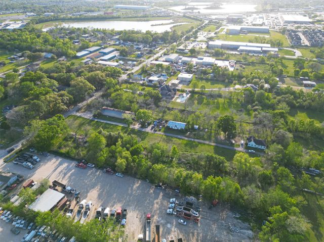 729 Crenshaw Road, Houston, TX 77504