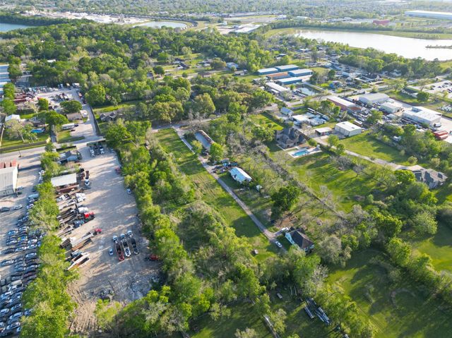 729 Crenshaw Road, Houston, TX 77504