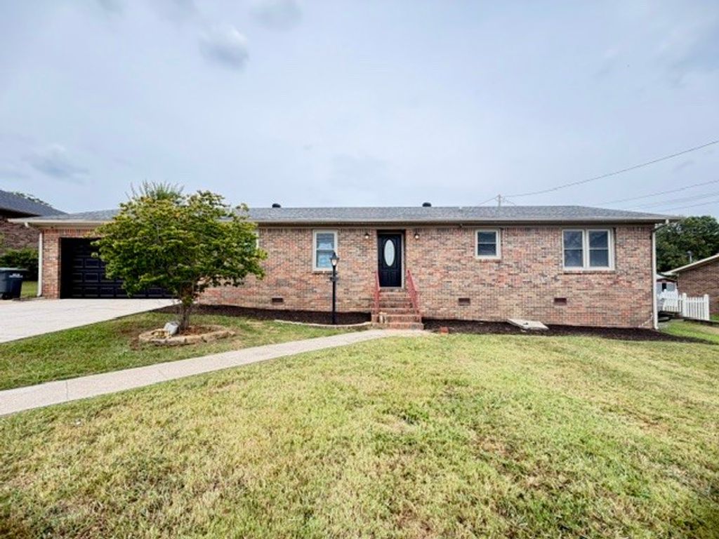 119 Mason Dr, Fayetteville, TN 37334