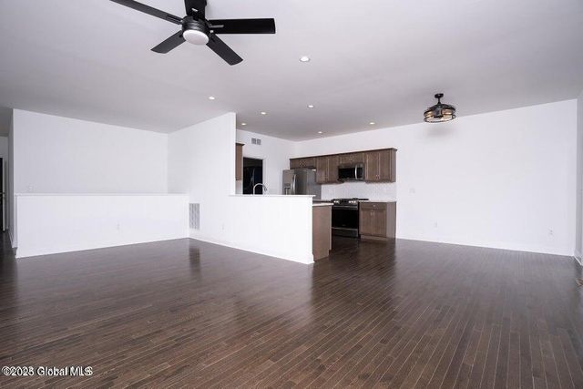 922 Ridgeview Circle, Castleton-on-hudson, NY 12033