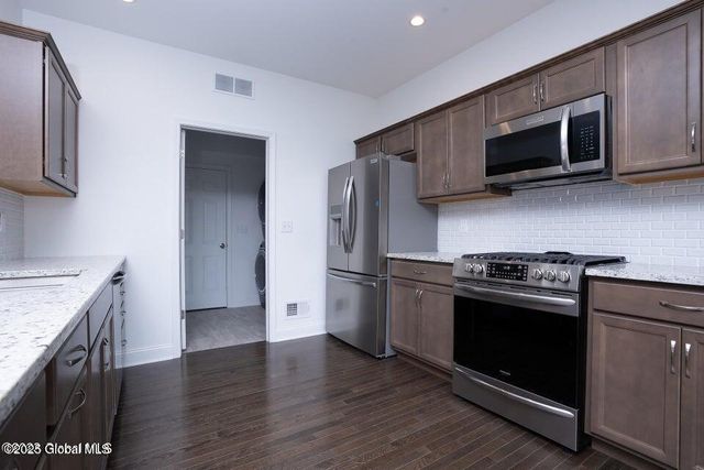 922 Ridgeview Circle, Castleton-on-hudson, NY 12033