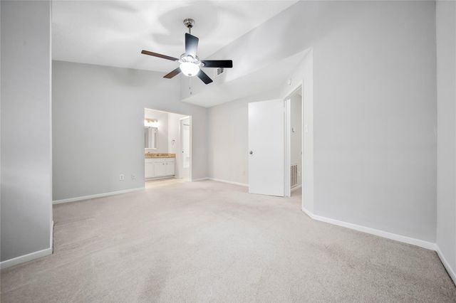 10 E Willowwood Court, The Woodlands, TX 77381