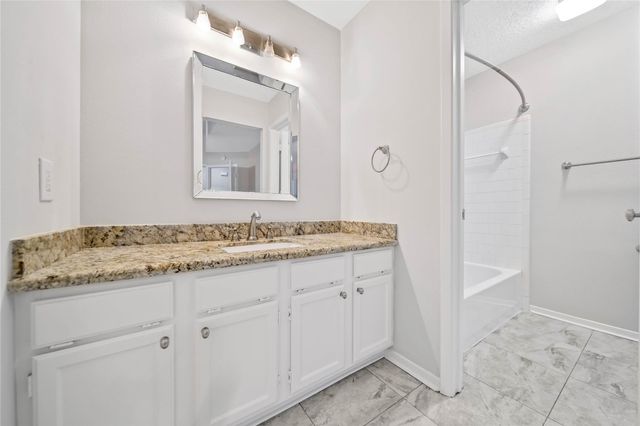 10 E Willowwood Court, The Woodlands, TX 77381