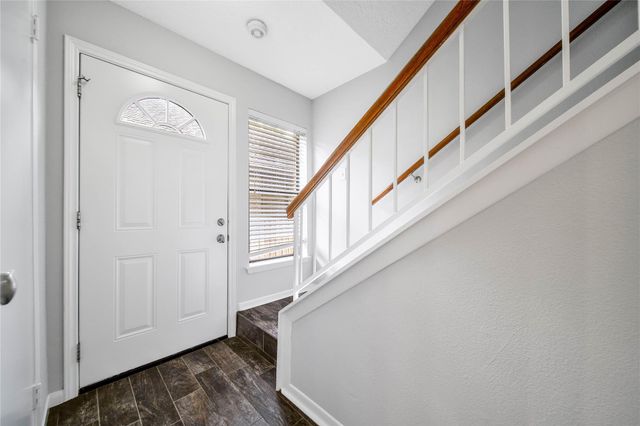 10 E Willowwood Court, The Woodlands, TX 77381