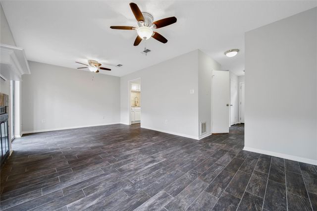 10 E Willowwood Court, The Woodlands, TX 77381