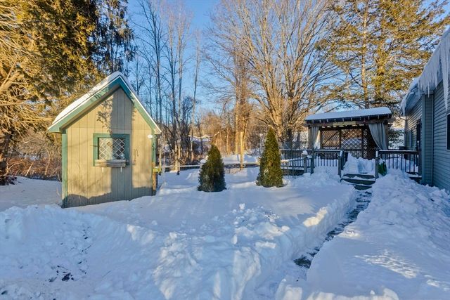 22 Crawford St, Palmer, MA 01069