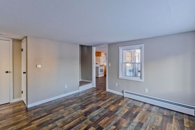 22 Crawford St, Palmer, MA 01069